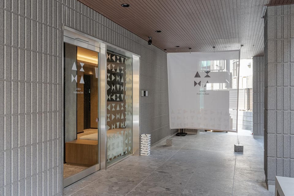 Facade/entrance, Internal: Not applicable to any particular room