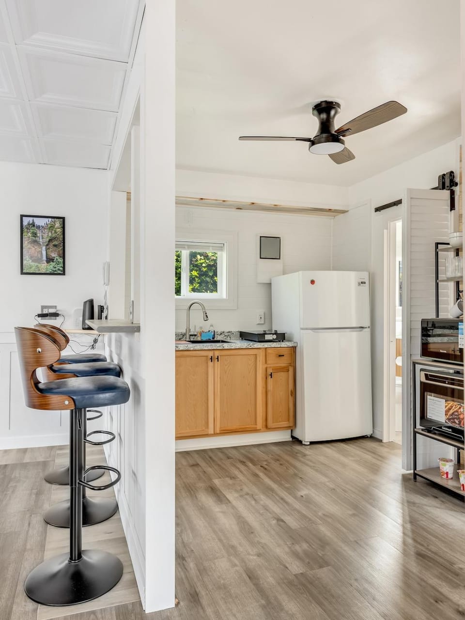 NEW Cozy Long Beach Cottage - Walk to Beach & Town House in Long Beach