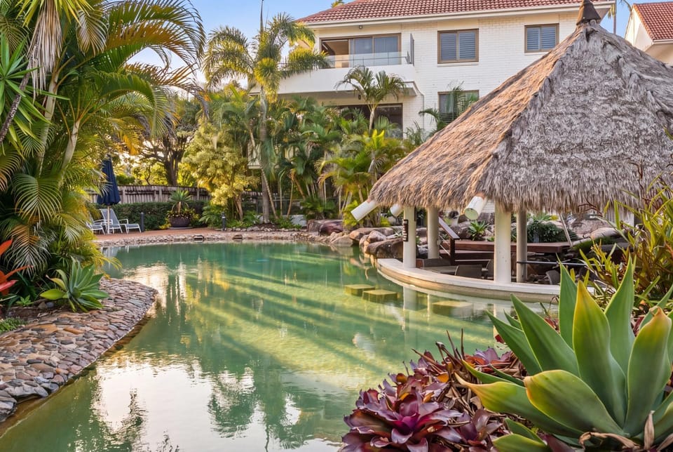 Swimming pool, Swimming pool