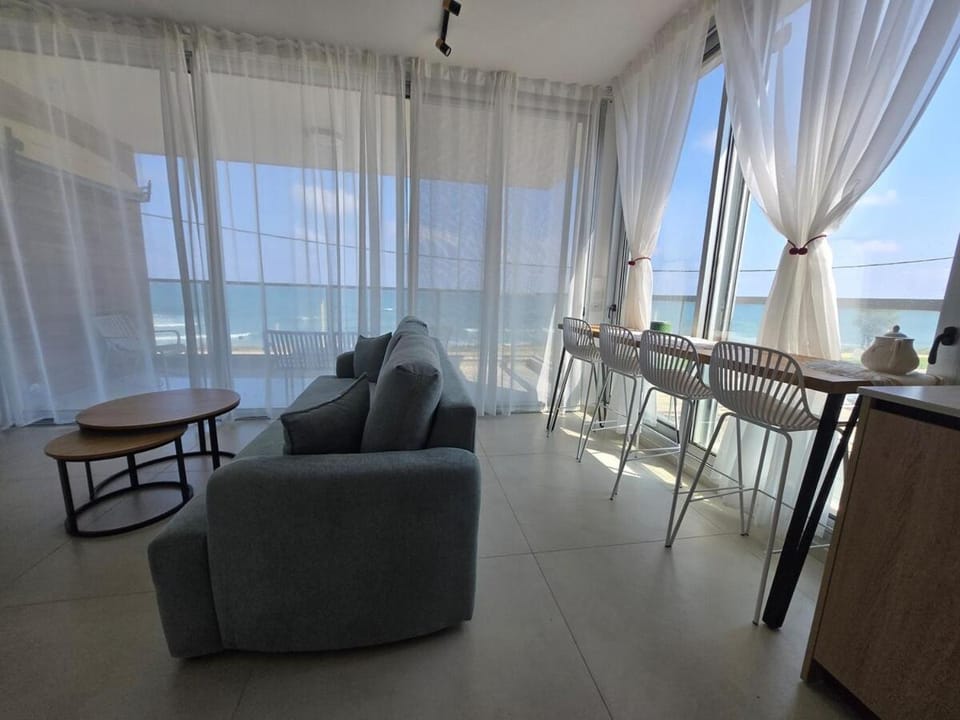 Sea line Bat Galim Apartment in Haifa