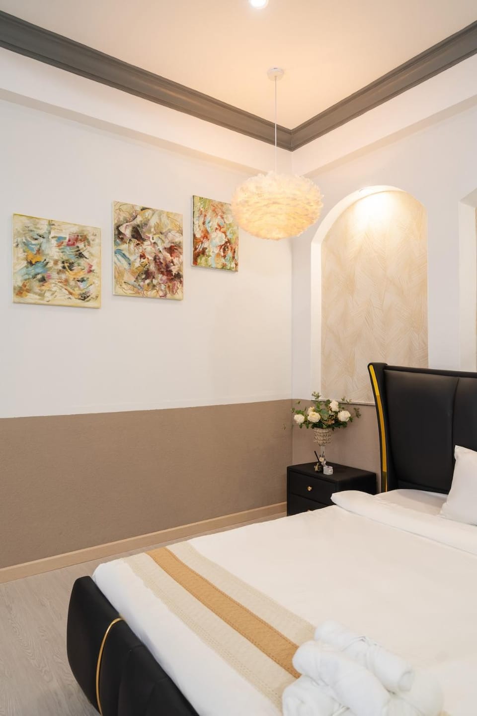 Ben Thanh Pool 73 NTMK, 6 bedrooms, pool, BBQ, bida Villa in Ho Chi Minh City