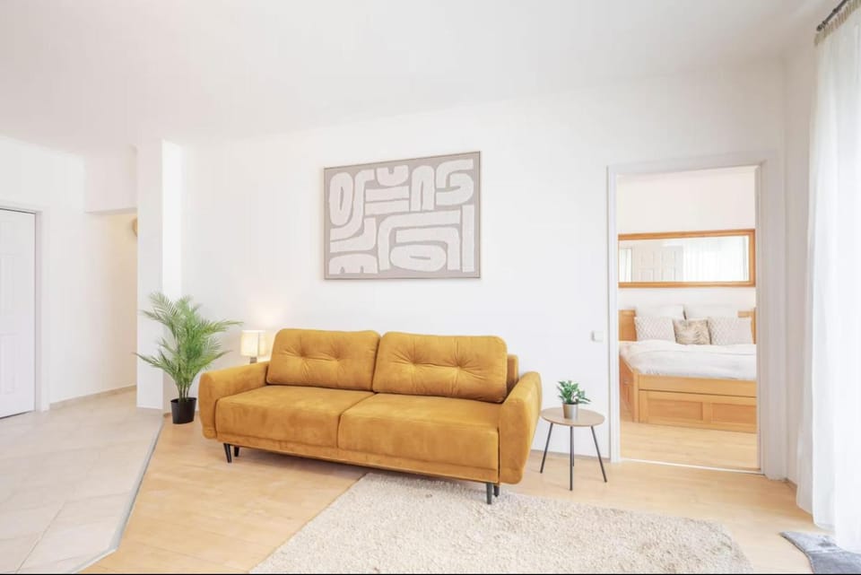 Modern 2 Bedroom Home with Balcony Apartment in Budapest