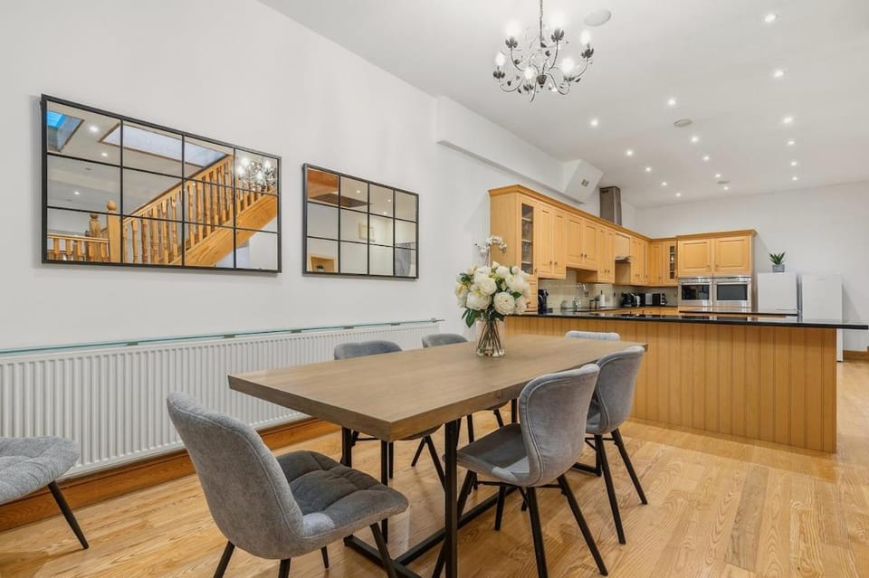 South Kensington - 5Bed Home by Royal Albert Hall House in City of Westminster