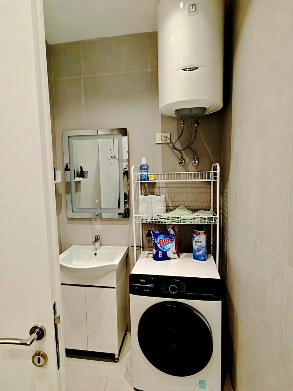Modern central building apartament with view Apartment in Tirana