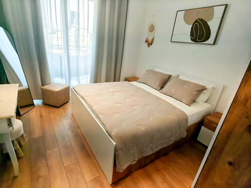 Modern central building apartament with view Apartment in Tirana