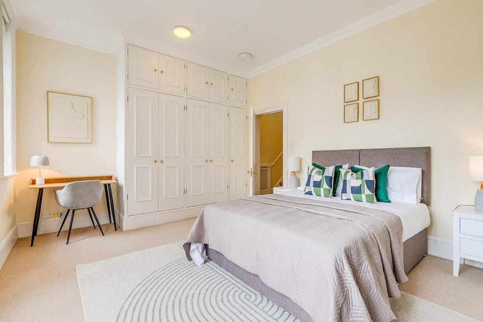 Belgravia - Charming Spacious 4 Bed Home for 9 House in City of Westminster