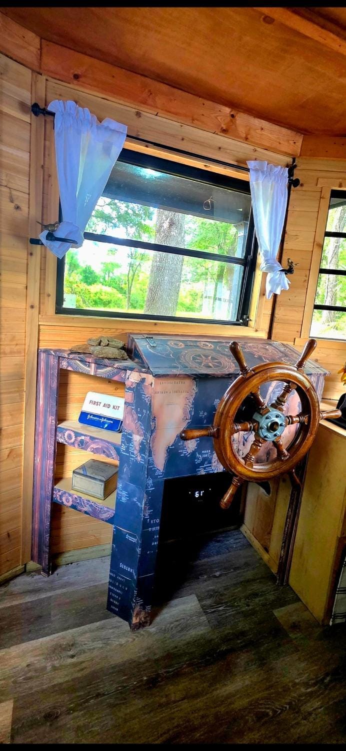 Secret Cove Cabin Boat Riverfront Retreat Cabin in Dunnellon