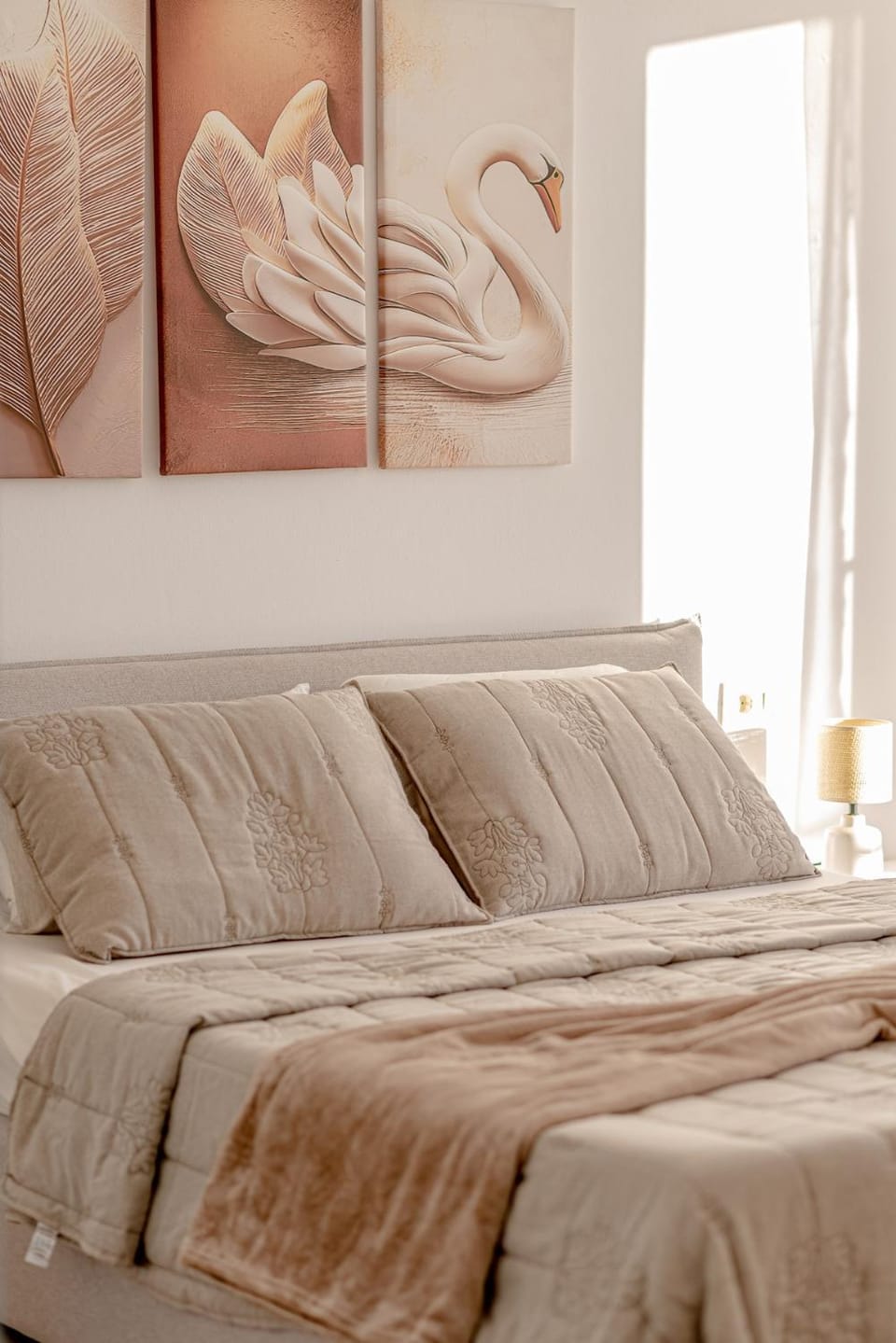 Quiet central 1-bedroom new building with view Apartment in Tirana