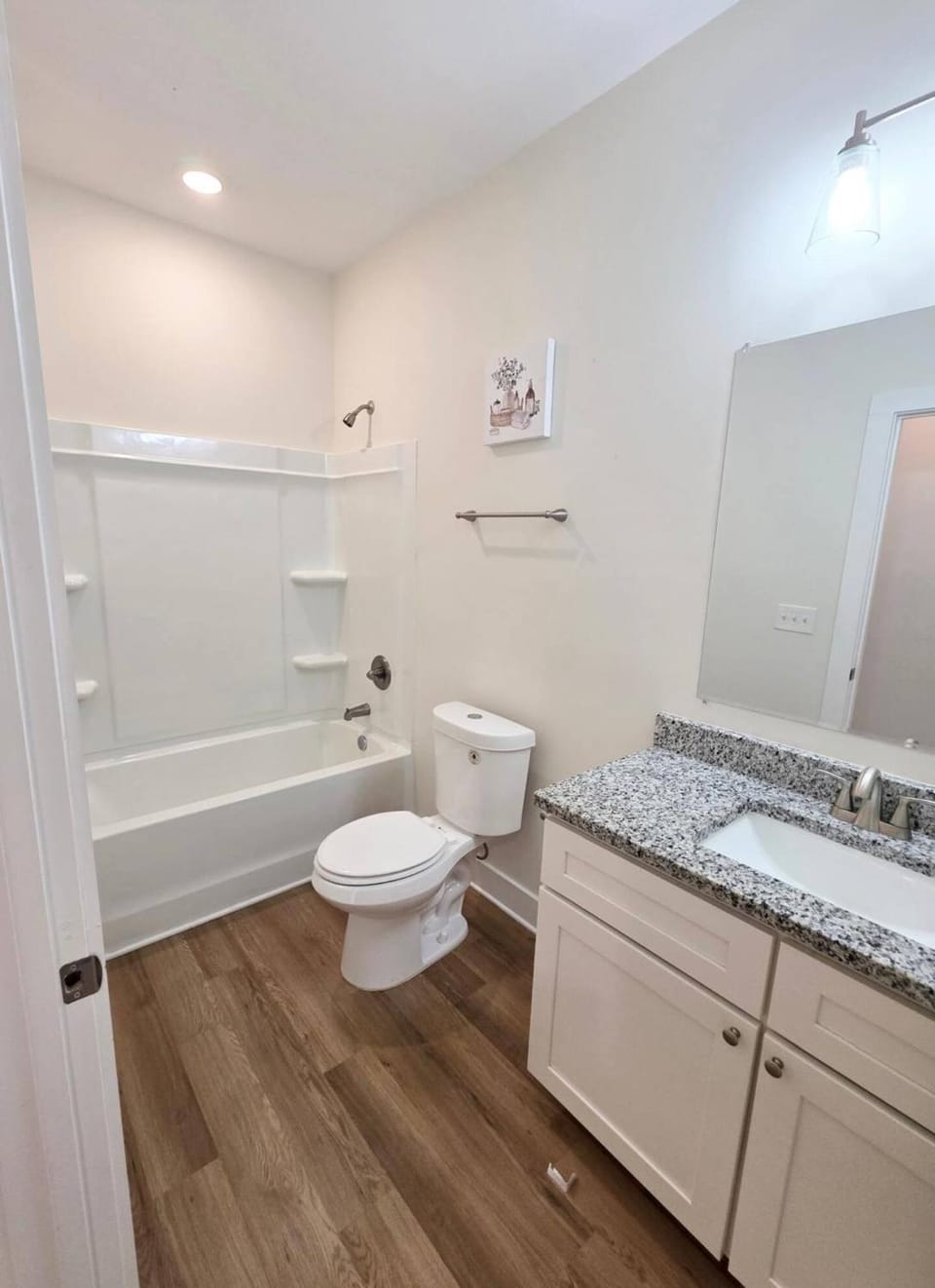 Spacious 3BR2BA Near Riverwalk & Beach Apartment in Wilmington