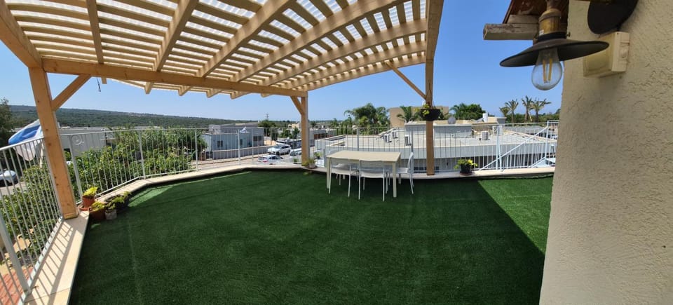 פינה לבנה ביער Apartment in North District