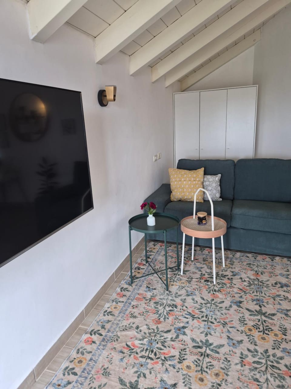 פינה לבנה ביער Apartment in North District