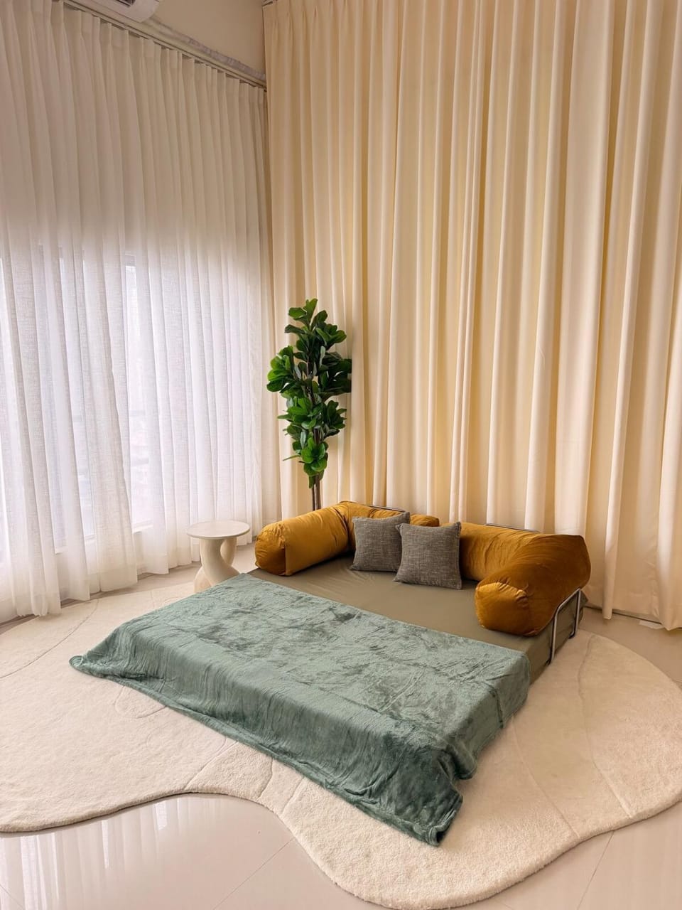 SPACE US Chic Loft Stay in Mumbai Apartment in Mumbai