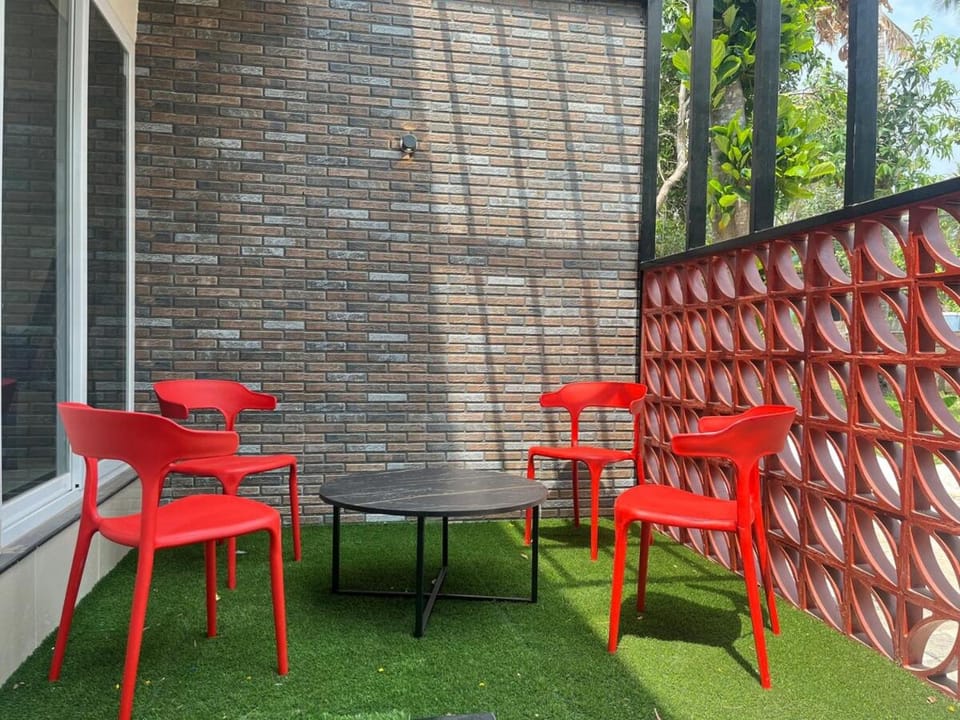 Patio, Garden, Seating area