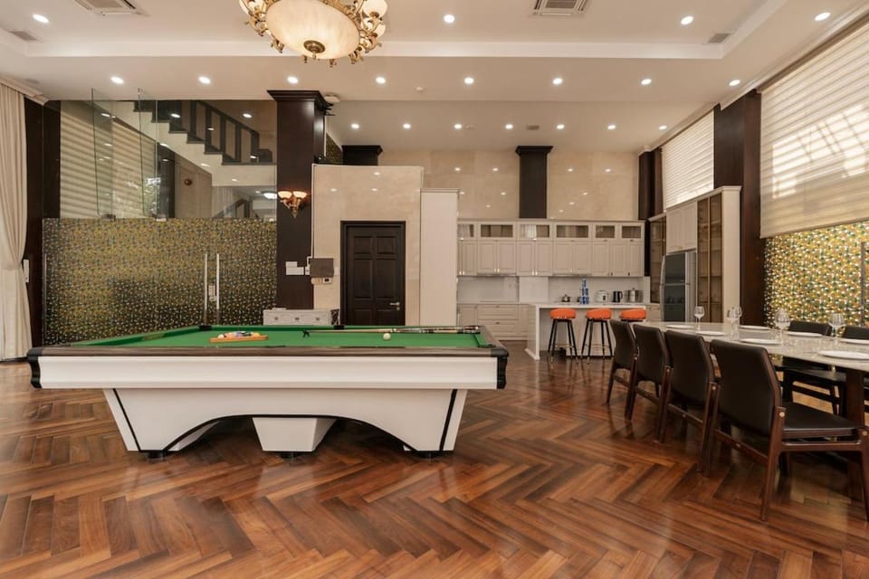 Mia Villa - 92ds 1 Trung Sơn, 9 bedrooms, pool, BBQ Villa in Ho Chi Minh City