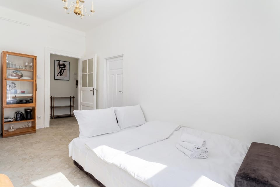 Living room, Photo of the whole room, Seating area, wardrobe