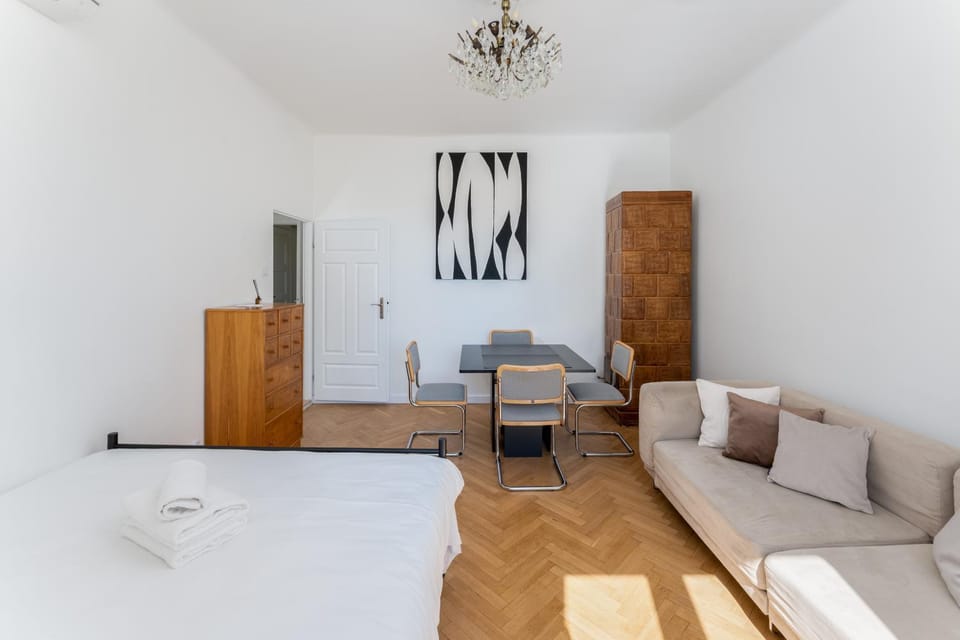 Bed, Living room, Photo of the whole room, Seating area, Bedroom, wardrobe