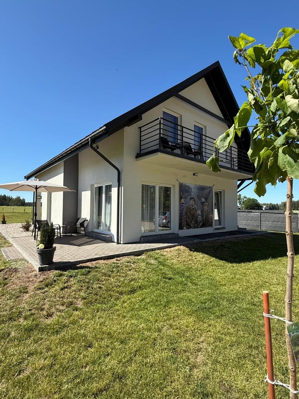 Property building, Day, Garden