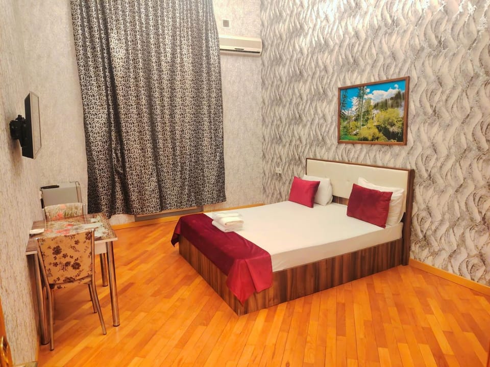 Bed, TV and multimedia, Photo of the whole room, Bedroom, air conditioner