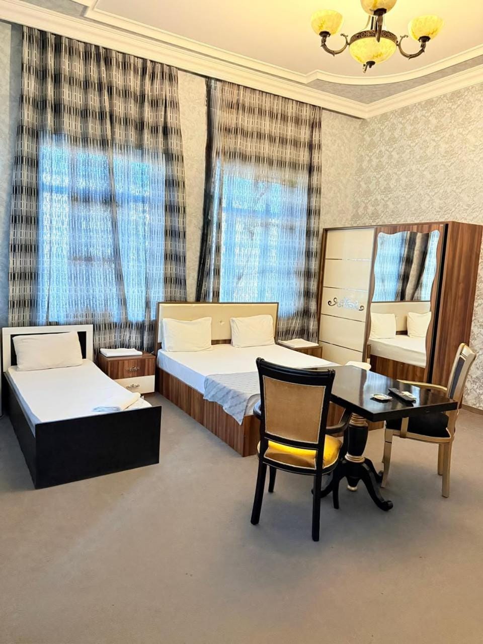 Bed, TV and multimedia, Living room, Photo of the whole room, Seating area, Bedroom