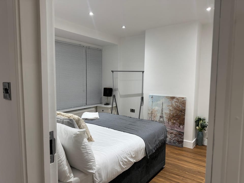 Spacous 4 Bedrooms House With Driveway Parking House in Aylesbury