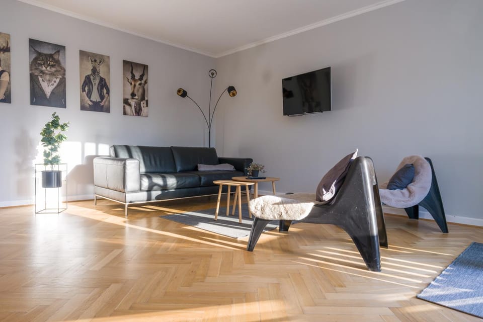 TV and multimedia, Seating area
