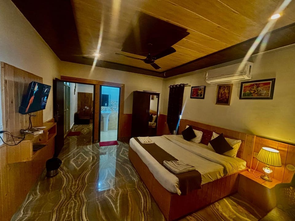 Photo of the whole room, Seating area, Bedroom