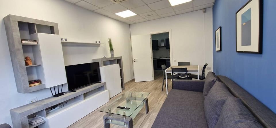 Modern 1 Bedroom APT in Central Sliema by Homely Apartment in Sliema