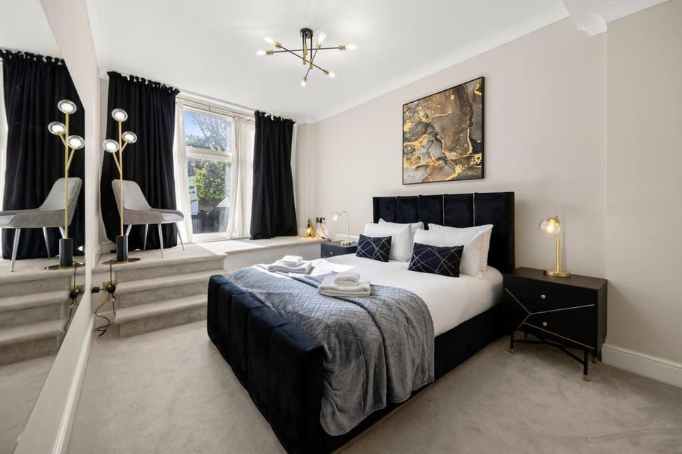 Bed, Bedroom
