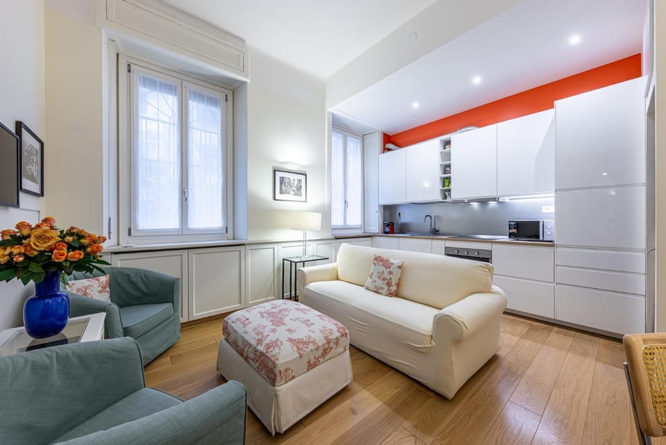 TV and multimedia, Kitchen or kitchenette, Living room, Seating area