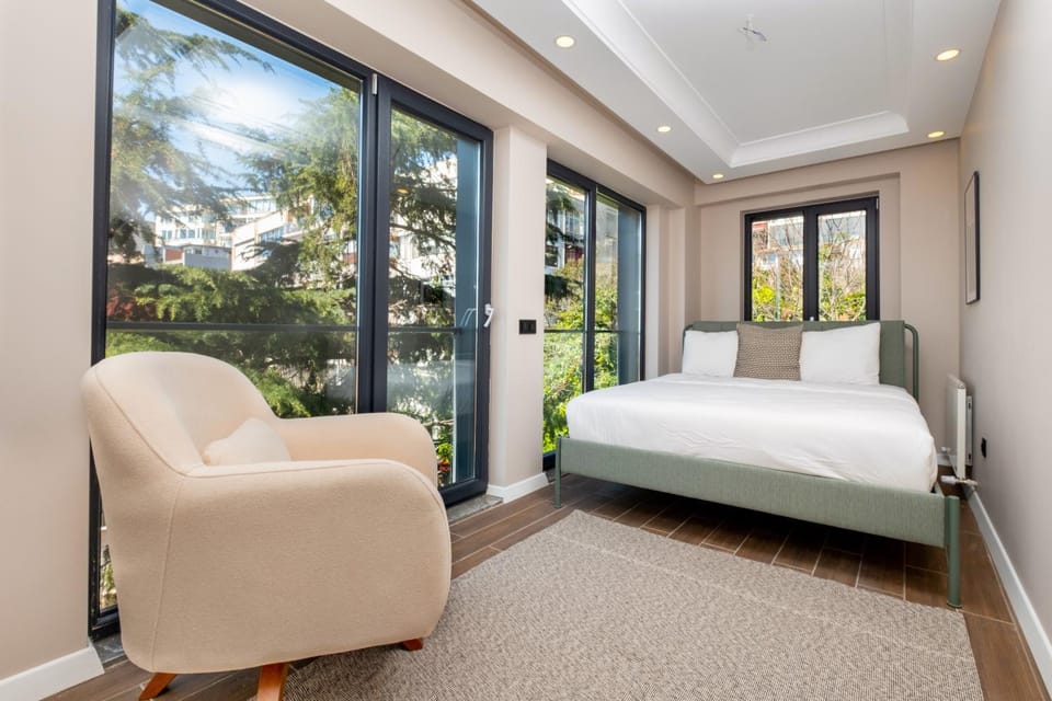 Luxury 2-Bedroom Bosphorus View Flat with Private Parking and Elevator Apartment in Istanbul
