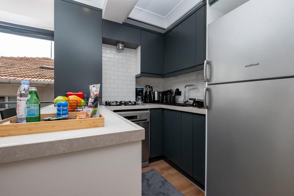 Luxury 2-Bedroom Bosphorus View Flat with Private Parking and Elevator Apartment in Istanbul
