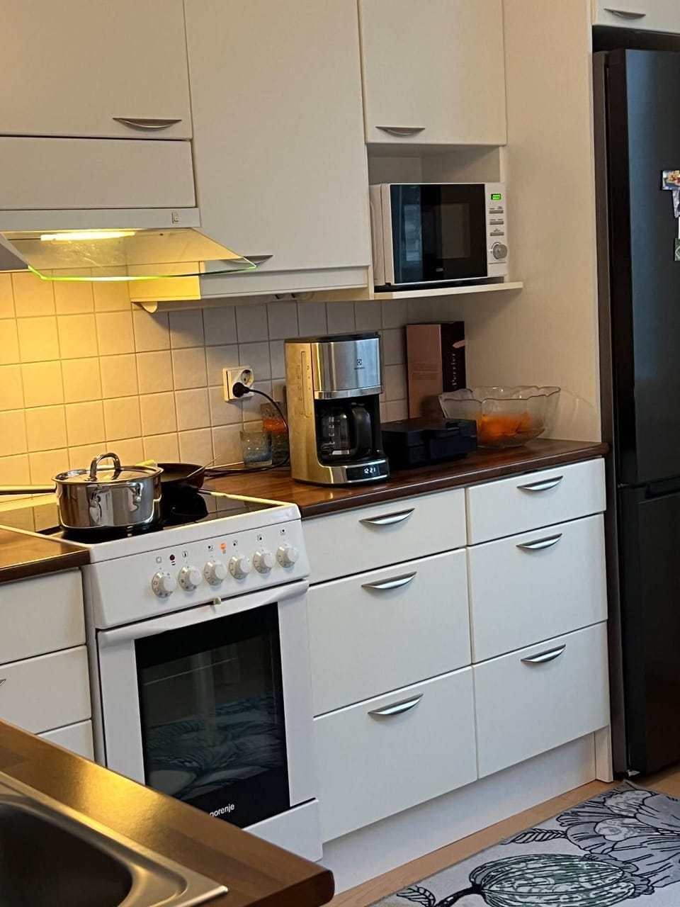 microwave, oven, kitchen