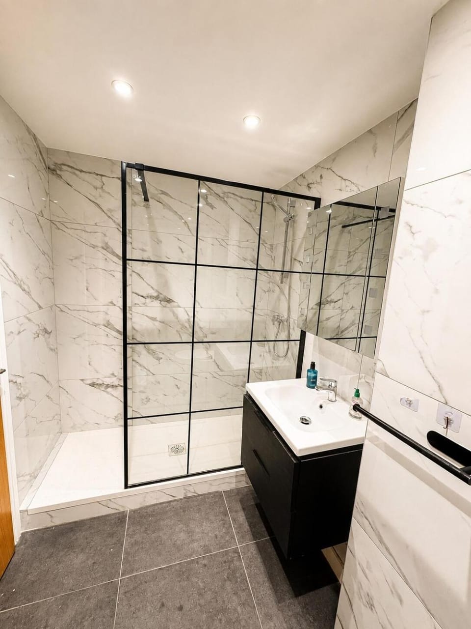 Stylish Newly Refurbished 2-Bed Home with Garden Apartment in Wembley