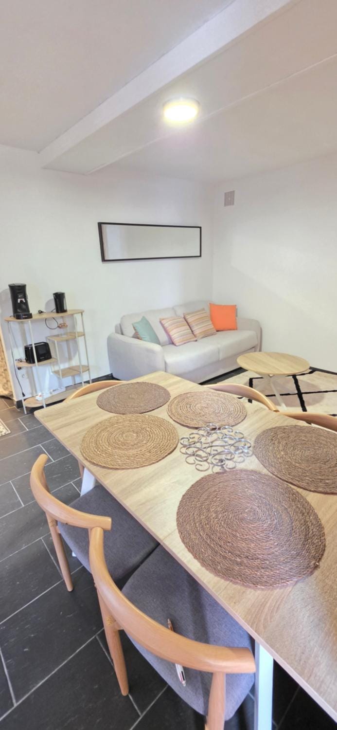 Living room, Dining area