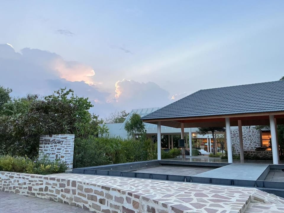 Monkey Forest - nature stay Villa in Gujarat