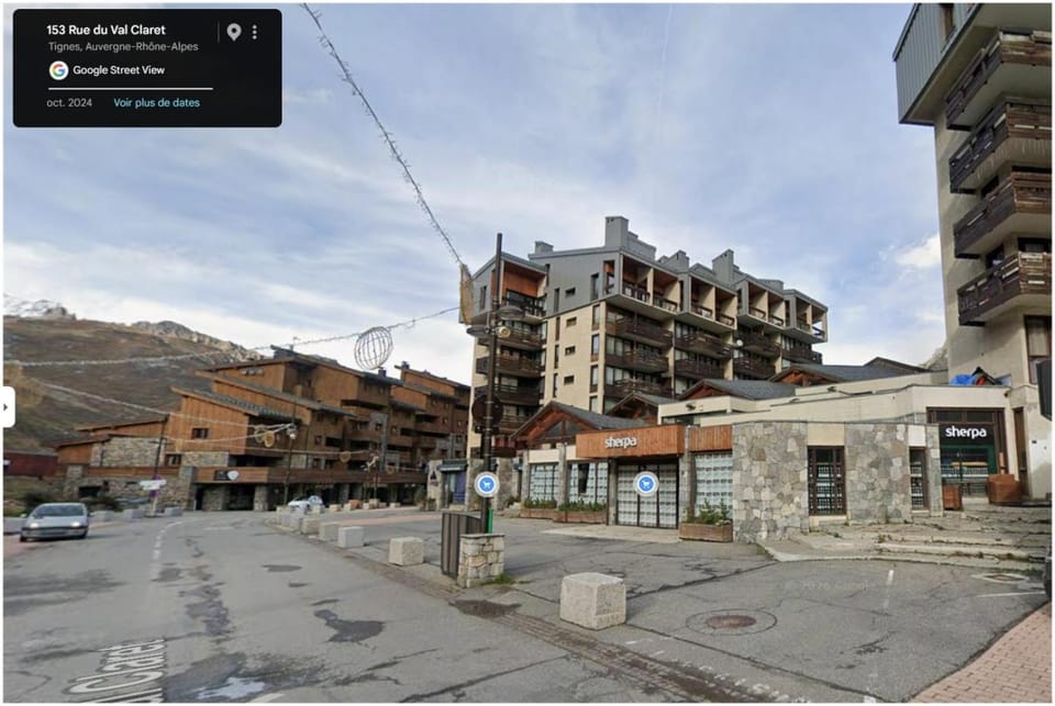 Property building, Neighbourhood, Mountain view, Street view, Location