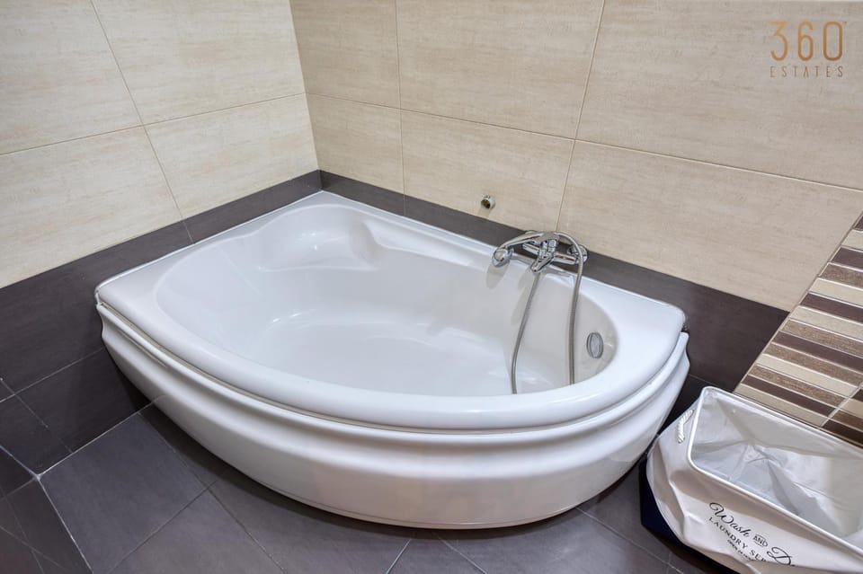 Hot Tub, Hot Tub, Bathroom, Bath