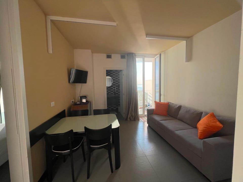 RN006 - Rimini, esclusivo bilocale fronte mare Apartment in Emilia-Romagna