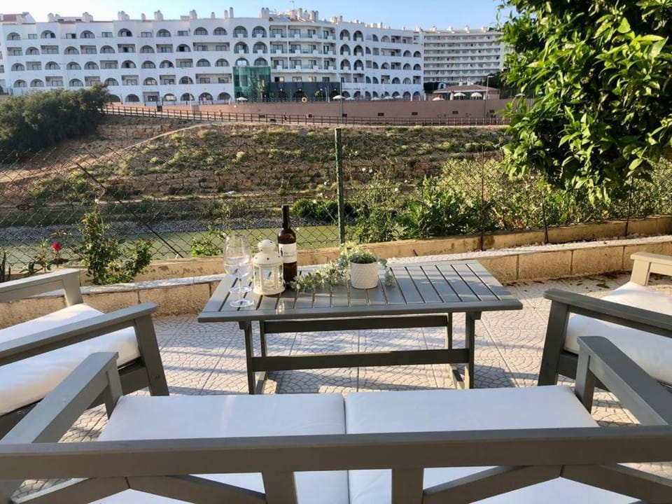 Spacious Pool & Patios Apartment in Albufeira