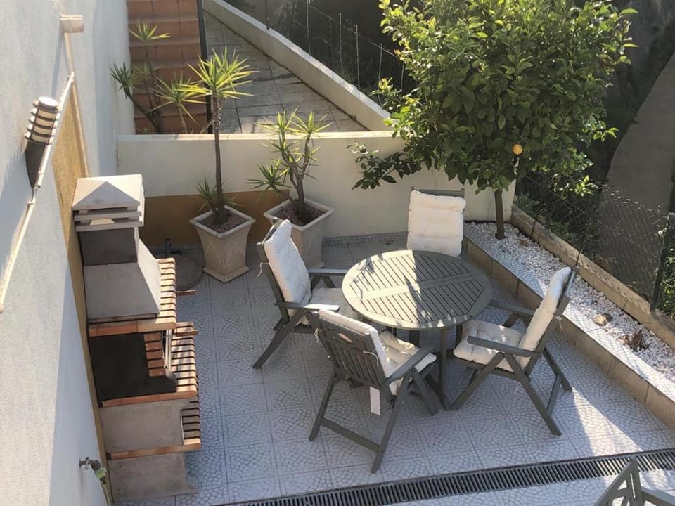 Spacious Pool & Patios Apartment in Albufeira