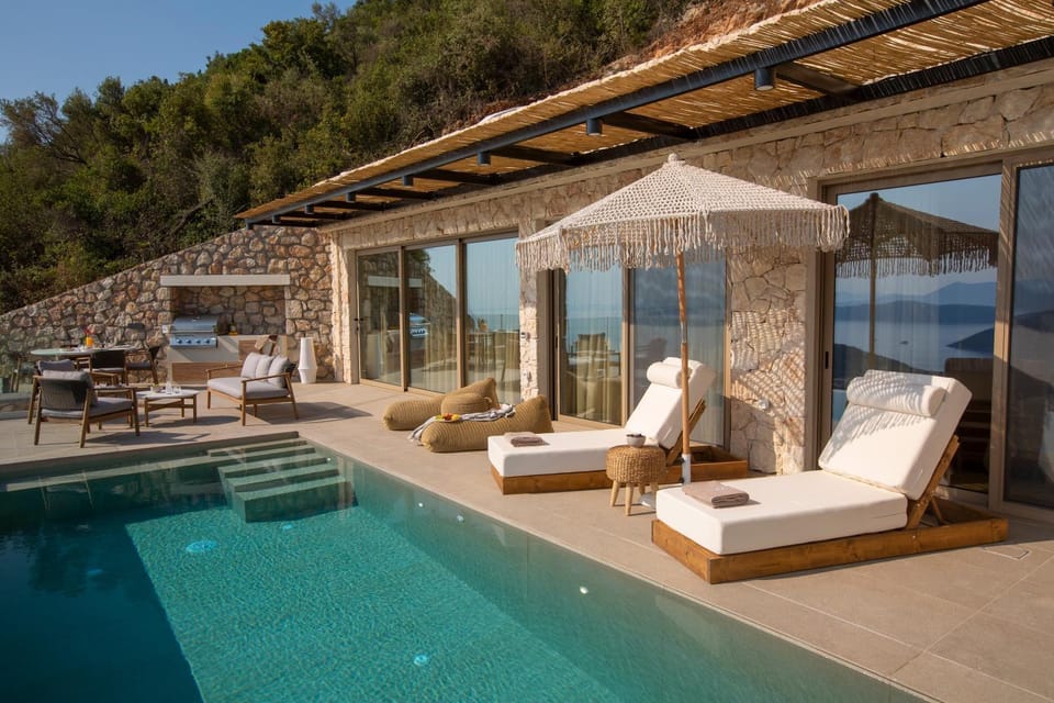 Natural landscape, View (from property/room), Balcony/Terrace, Seating area, Pool view, Swimming pool