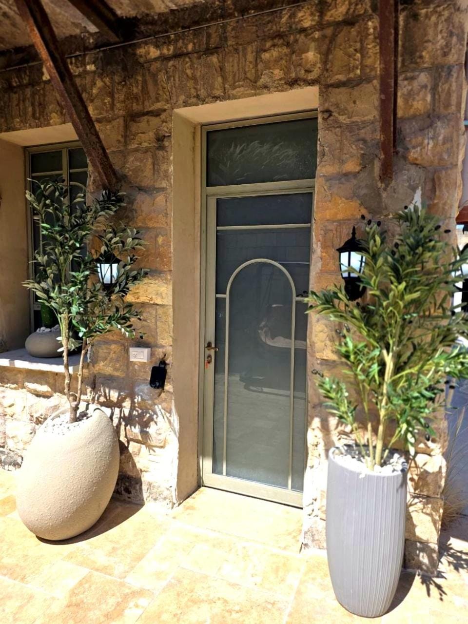 Patio, Facade/entrance, Day