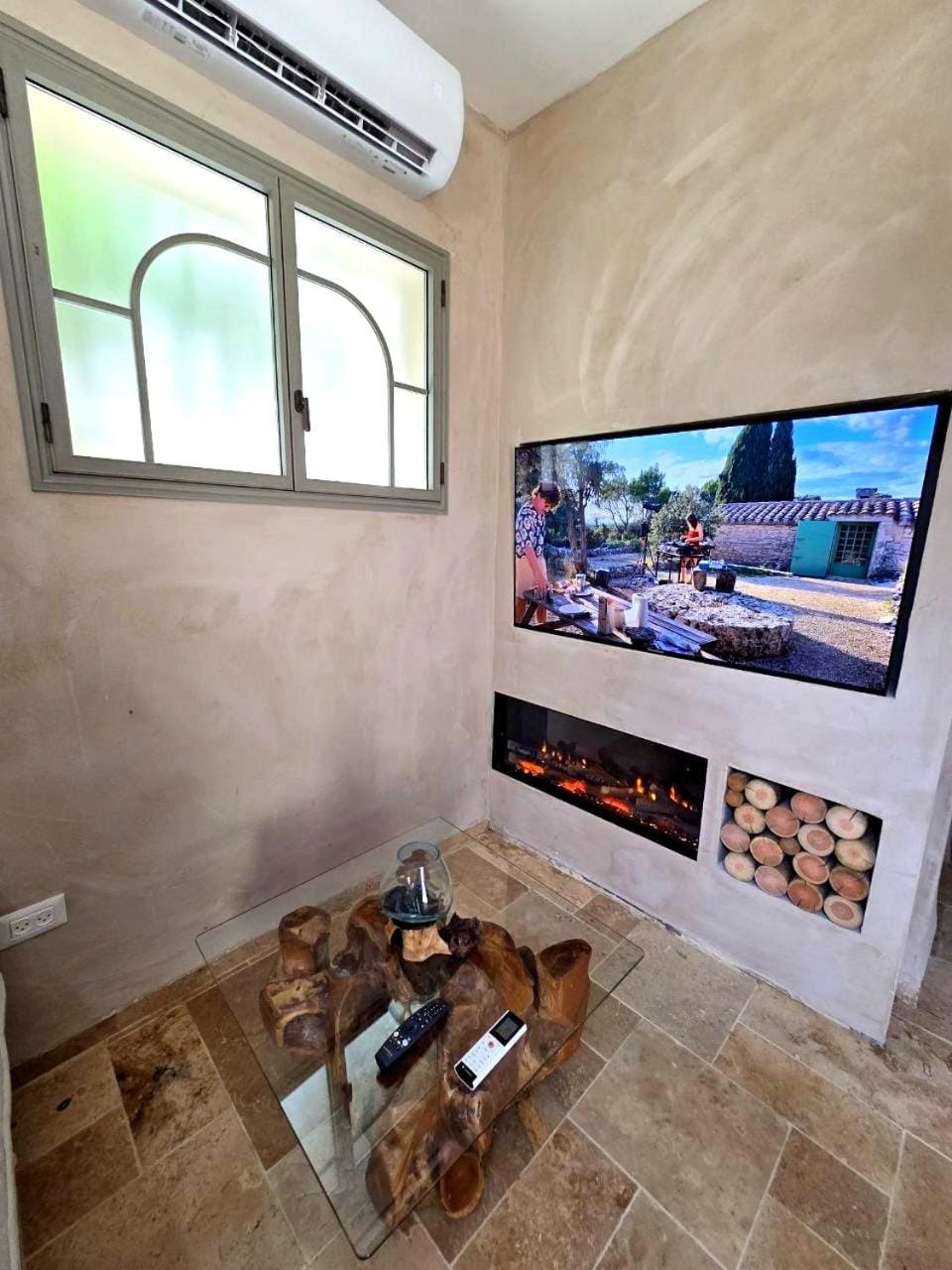 Communal lounge/ TV room, TV and multimedia, Evening entertainment, air conditioner