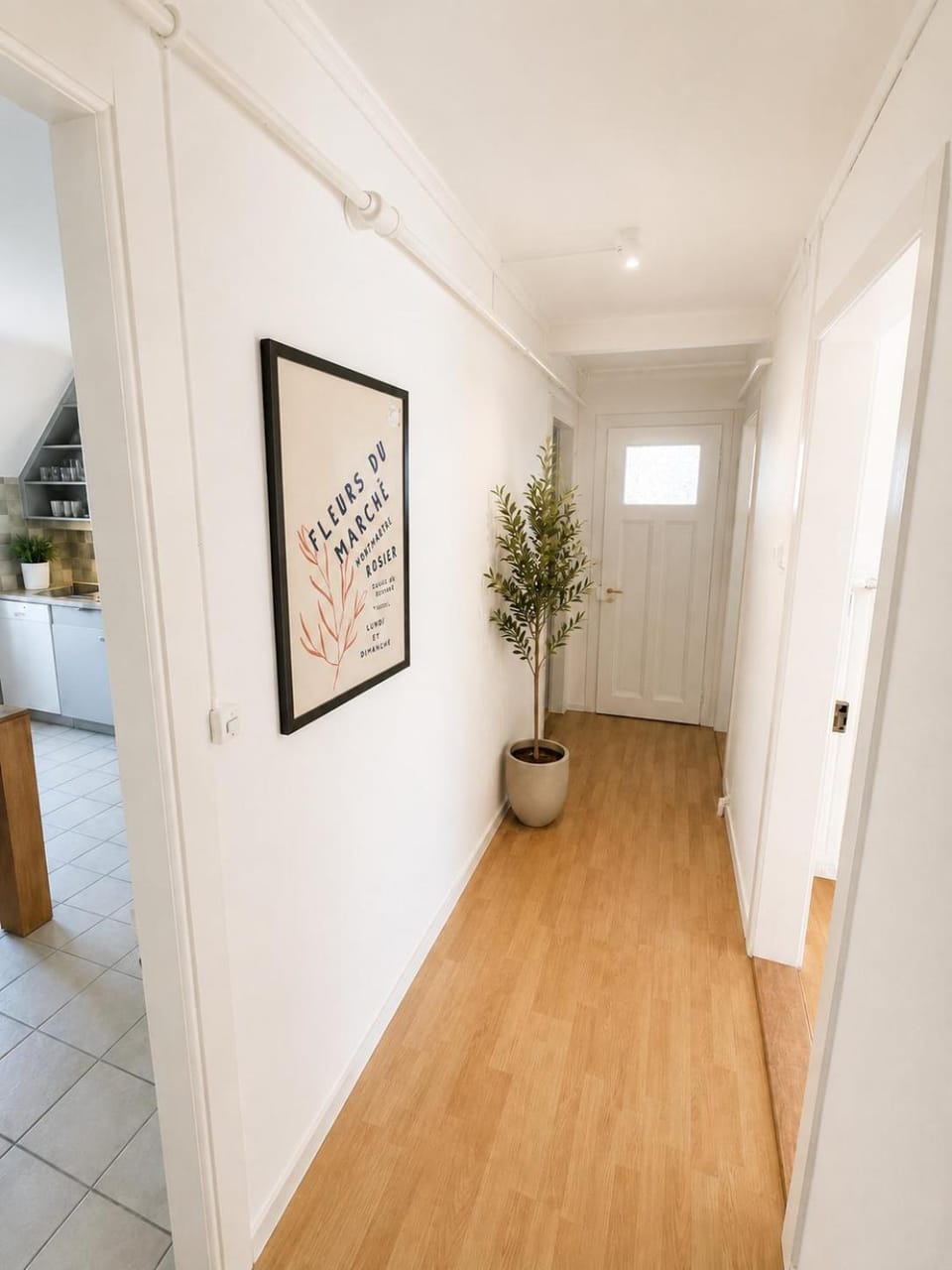 Cozy Modern Room in shared flat with Netflix, WiFi and Self Check-in Vacation rental in Fribourg
