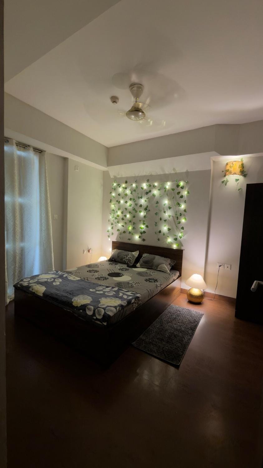 Opulent Living 1BHK Luxe Dwarka Expressway Apartment in Gurugram