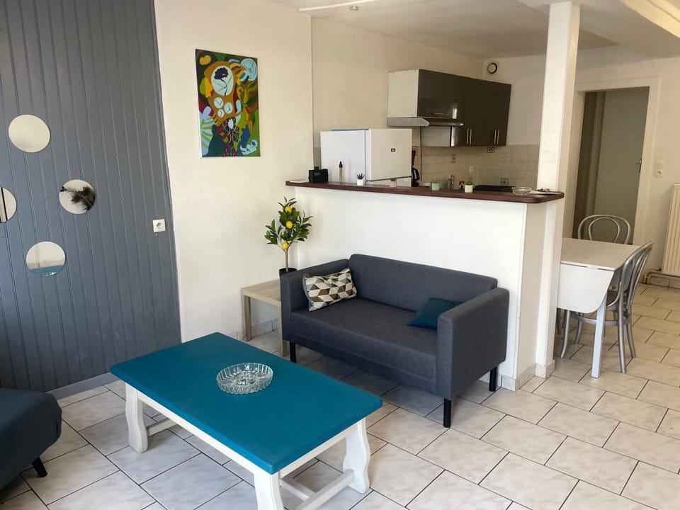 Maison 2 chambres, terrasse Apartment hotel in Centre-Val de Loire