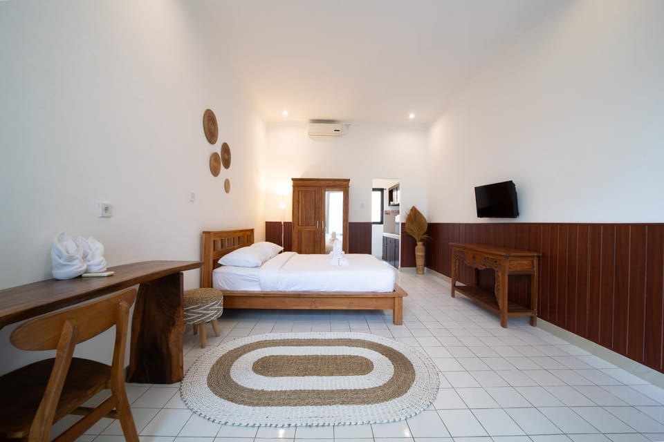 SESEH Guesthouse I CoWorking I Pool & Kitchen Hotel in North Kuta