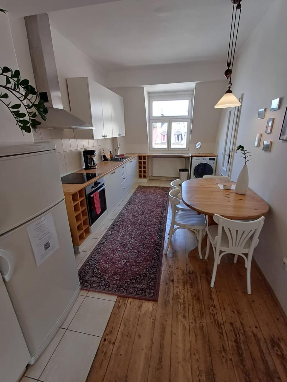Kitchen or kitchenette, Dining area, oven, pet friendly, stove