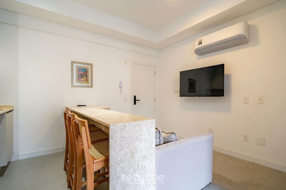 TV and multimedia, Kitchen or kitchenette, Living room