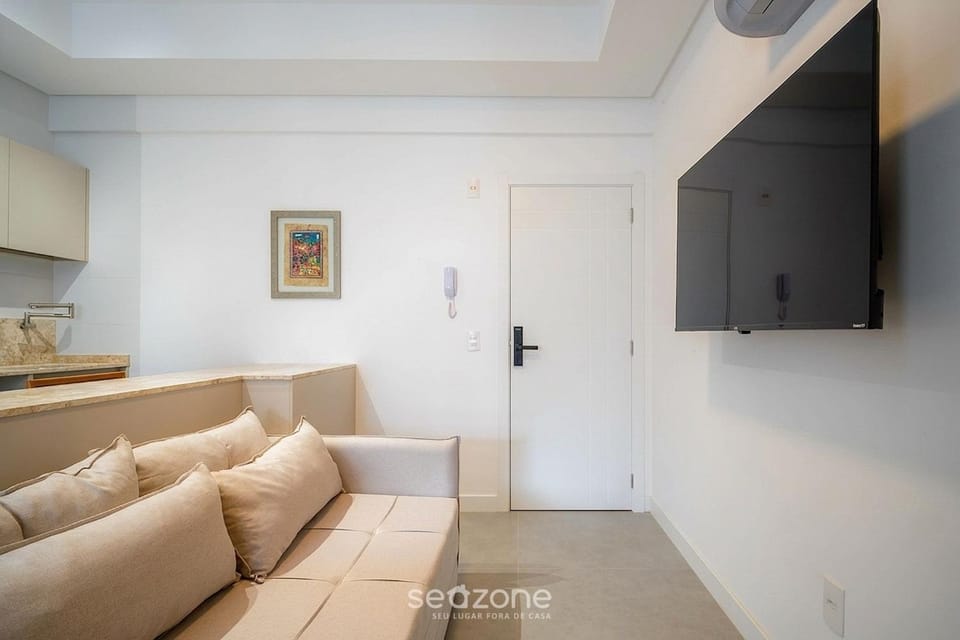 TV and multimedia, Kitchen or kitchenette, Living room